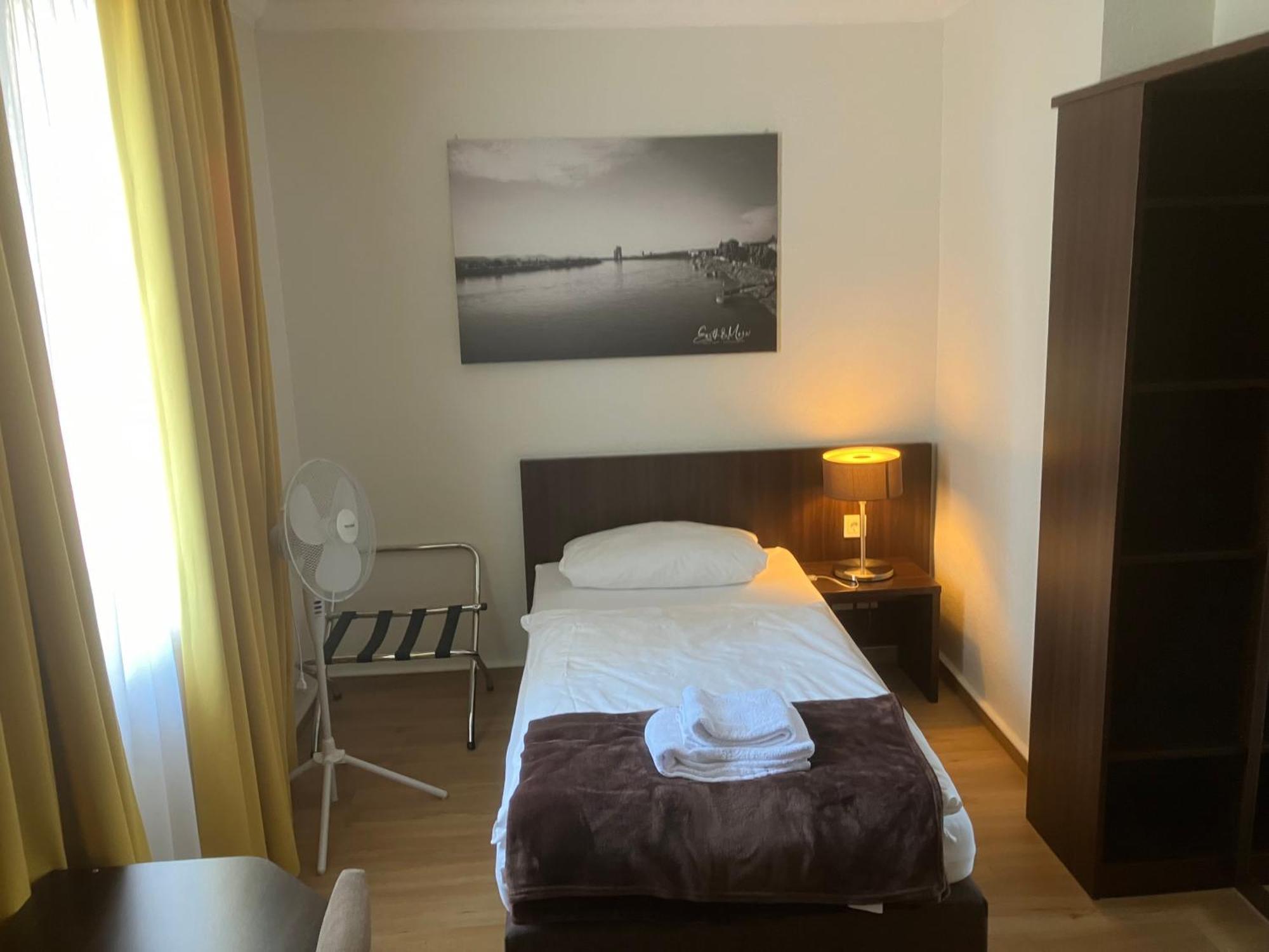 Hotel Mercedes City Бонн Екстер'єр фото